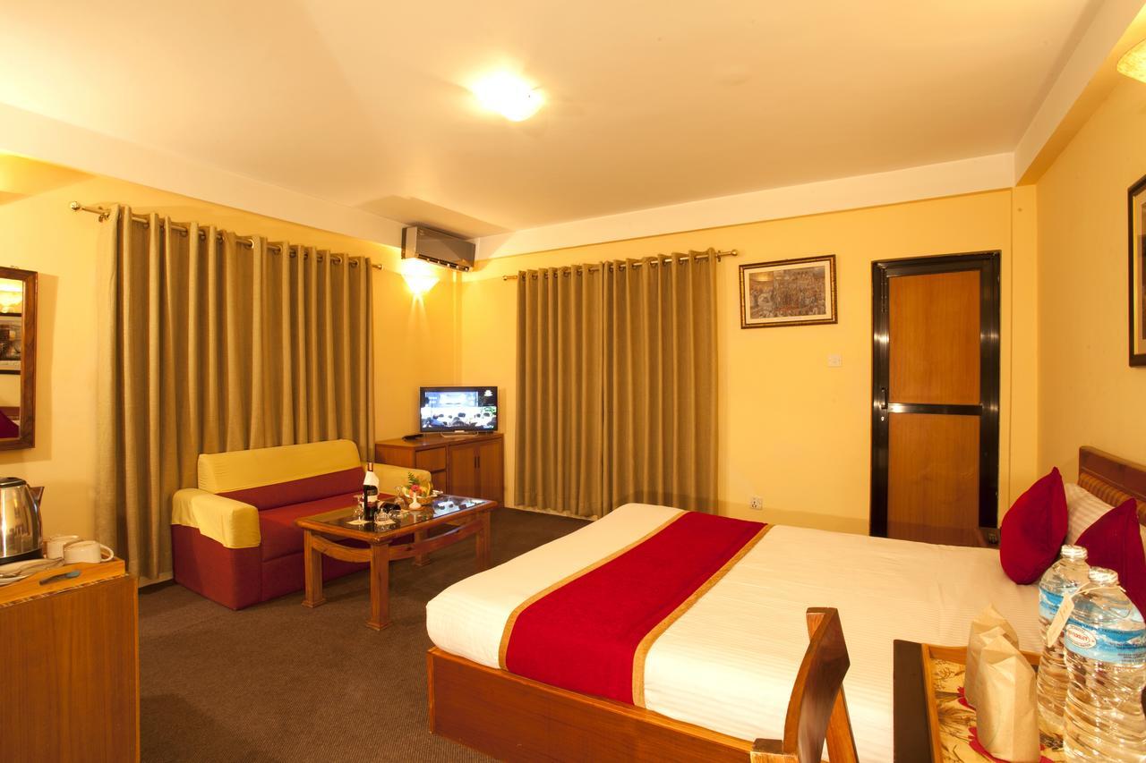 Royal Astoria Hotel カトマンズ エクステリア 写真