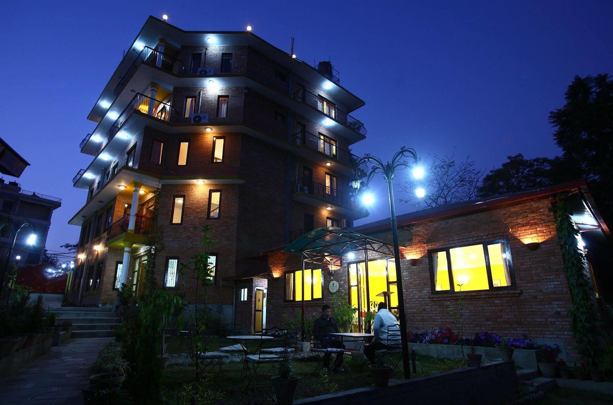 Royal Astoria Hotel カトマンズ エクステリア 写真